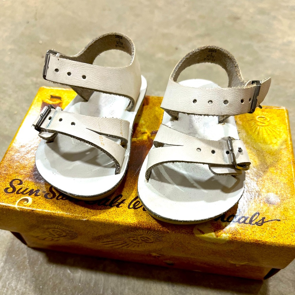 Sea Wees sandals size 1